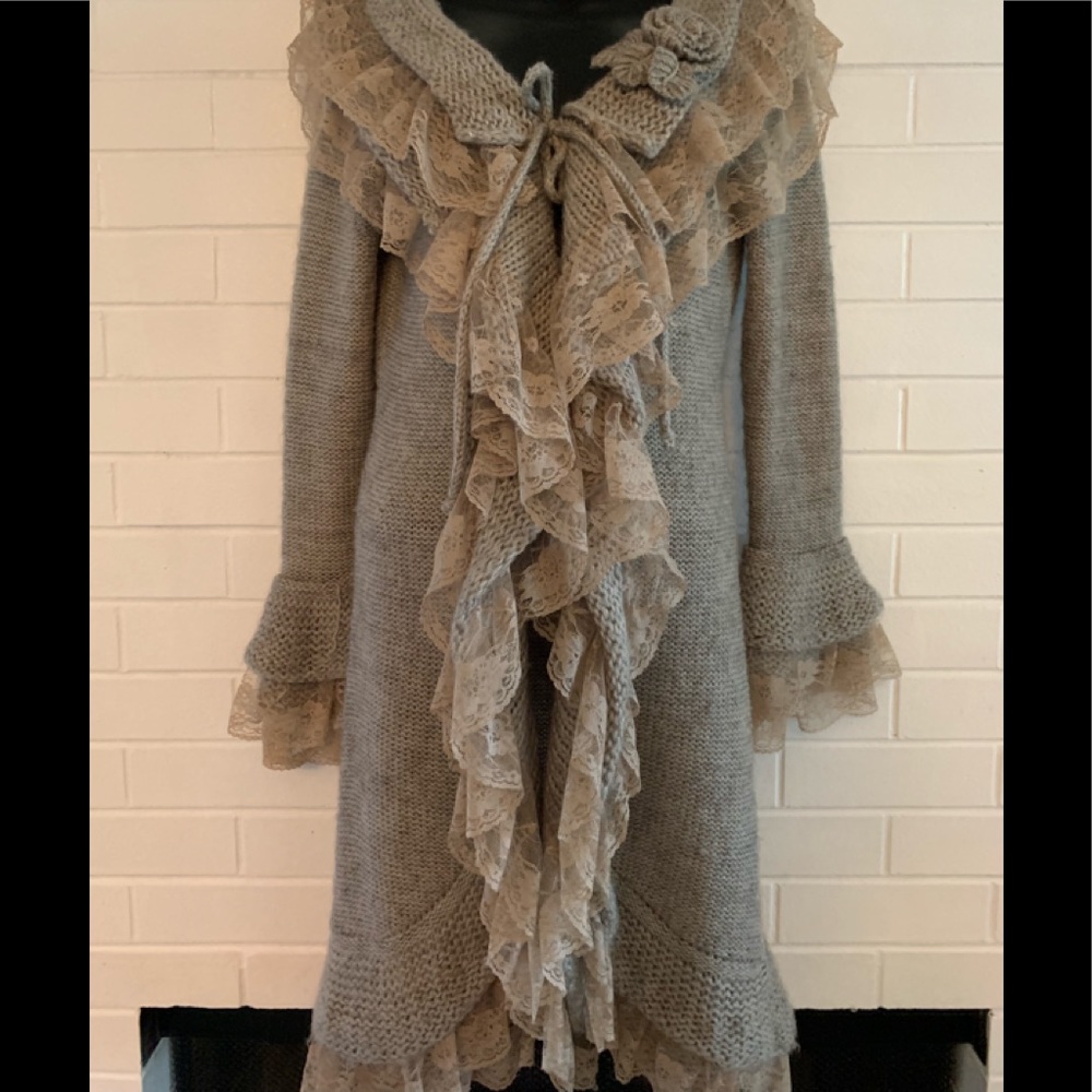 Beautiful vintage cardigan sweater